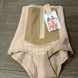 Bellefit postpartum dual closure girdle. New, never worn, size M